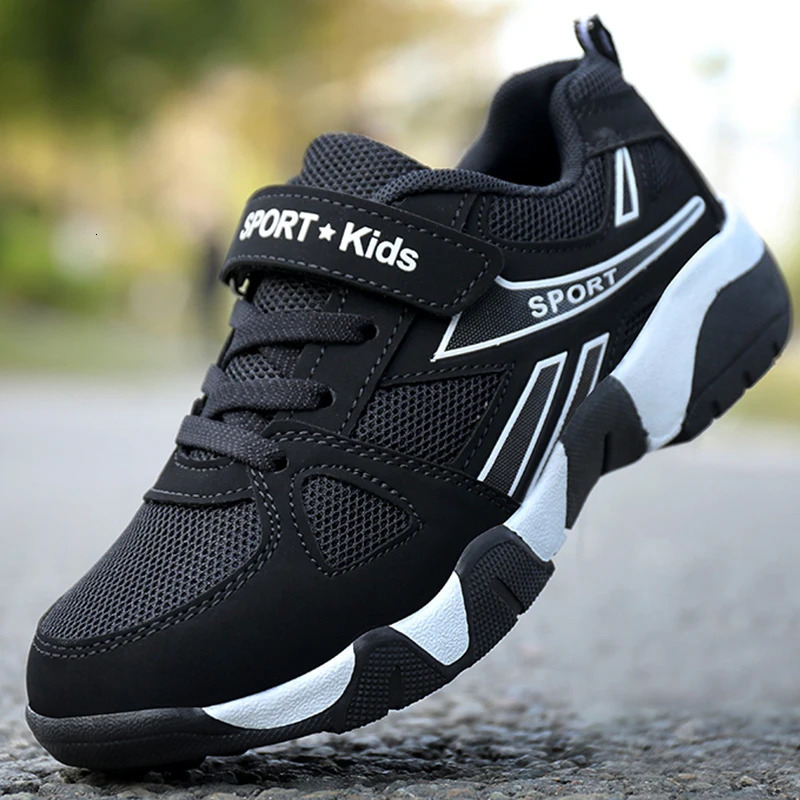 Childrens sports shoes for summer comfortable and lightweight walking shoes breathable and casual mesh running shoes 250403