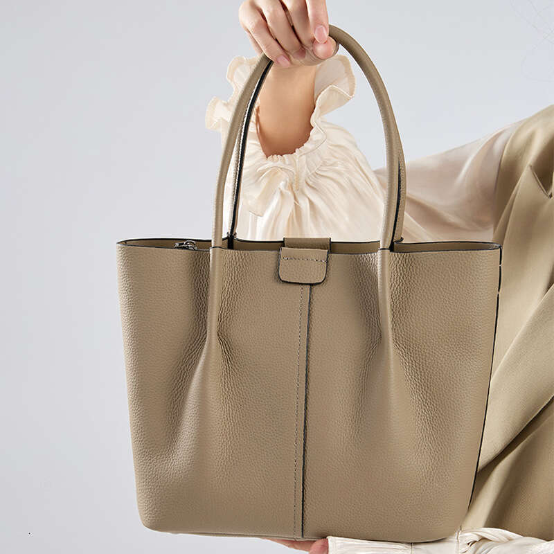 Luxury Bags Designer Top Cowhide Leather New Large Capacity Tote High-End Niche Women's Shoulder Bags Commuter Multifunctional Bucket Bag