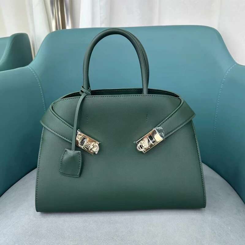 Genuine Handbag Hug Pillow Top Layer Leather Advanced Feeg 2025 New Model Fashion Temperament Boston Bag