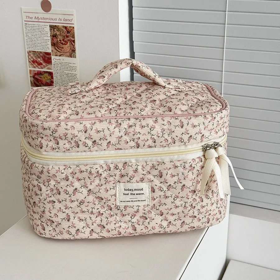 Women Floral Print Cosmetic Pouch Handbag Travel Orgainzer Make Up Storage Bag Large Capacity Quilted Bag For Gift 251110