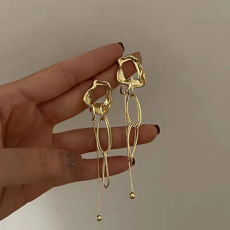 Metal Irregular Long Tassel Earrings Europe United States Temperament Fashionable Retro Geometric Stud Earrings Woman Jewelry 250409