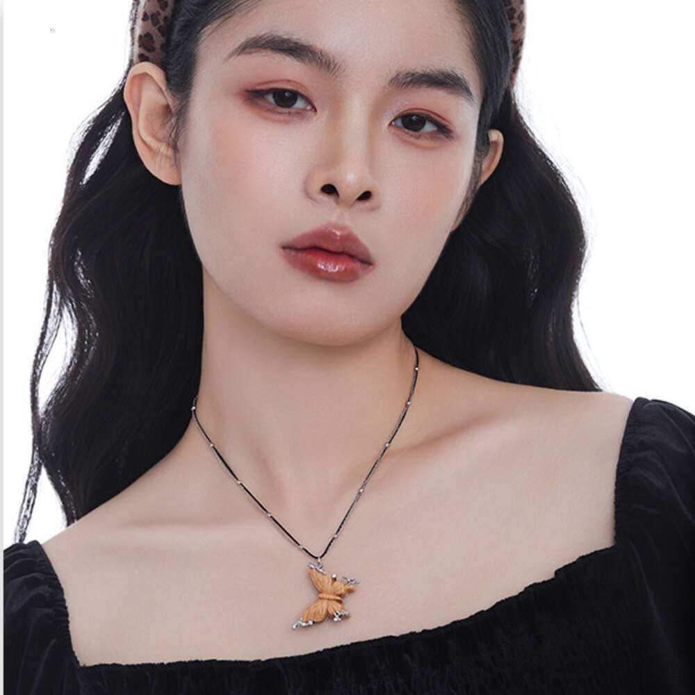 Wooden Butterfly Pendant Necklace for Women, Ins Style, Minimalist Unique Niche Original Design, Collarbone Chain, Novelty Neck Chain