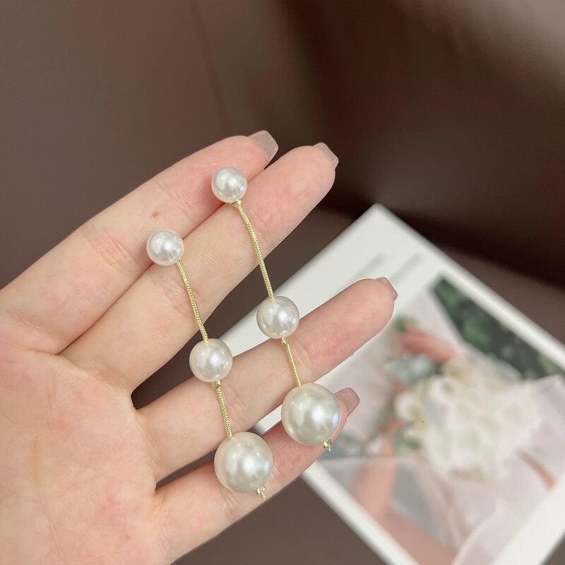 Elegant Pearl Stud Classic And Comfortable Earrings For A Timeless Look TY