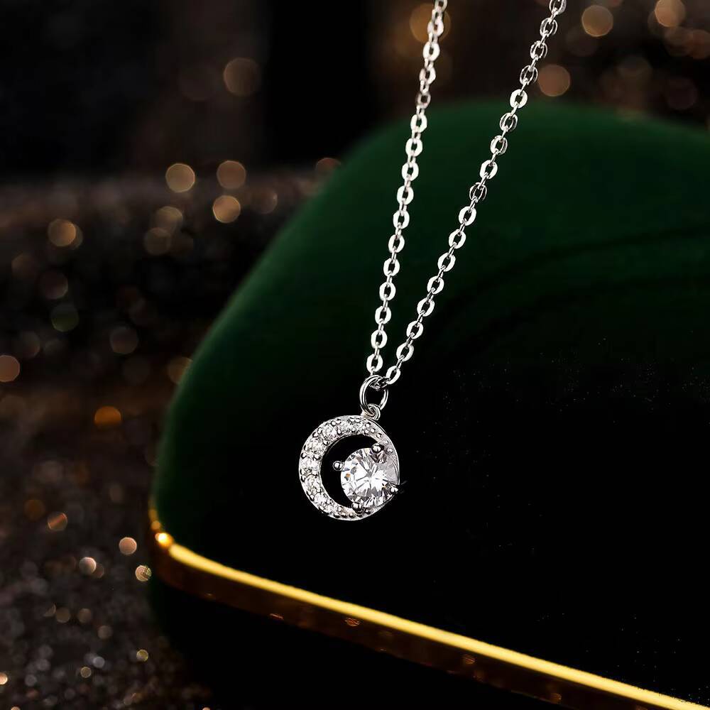S999 Sterling Silver Crescent Shining Zircon Moissanite Moon Pendant Necklaces for Women Jewelry Accessories YB-XY-465