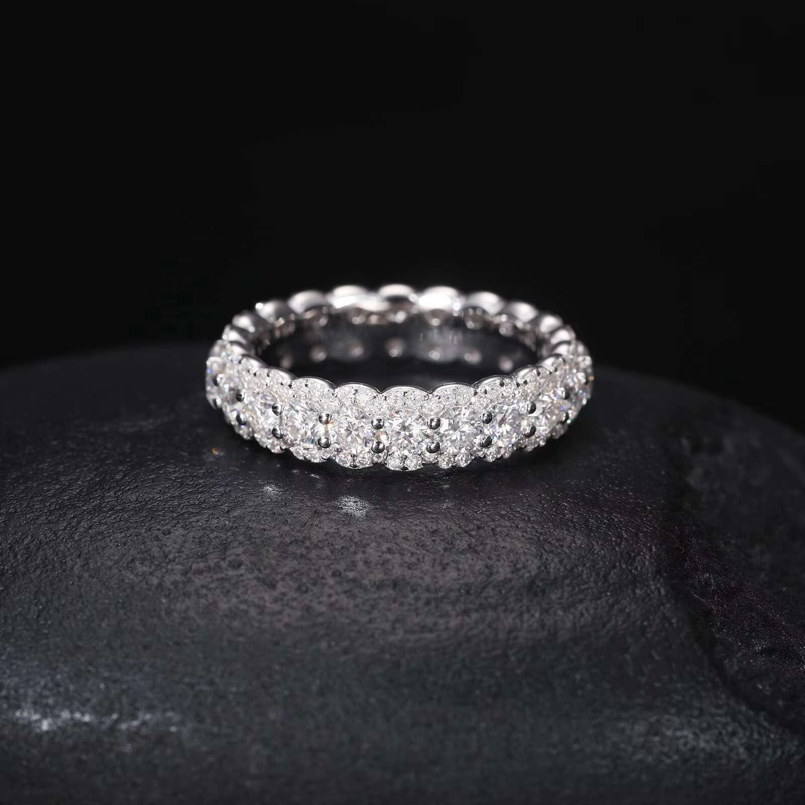 Luxurious 925 Sterling Silver Wedding Ring Classically Vintage Style Brilliant Cut VVS Moissanite Diamonds Silver Gemstone