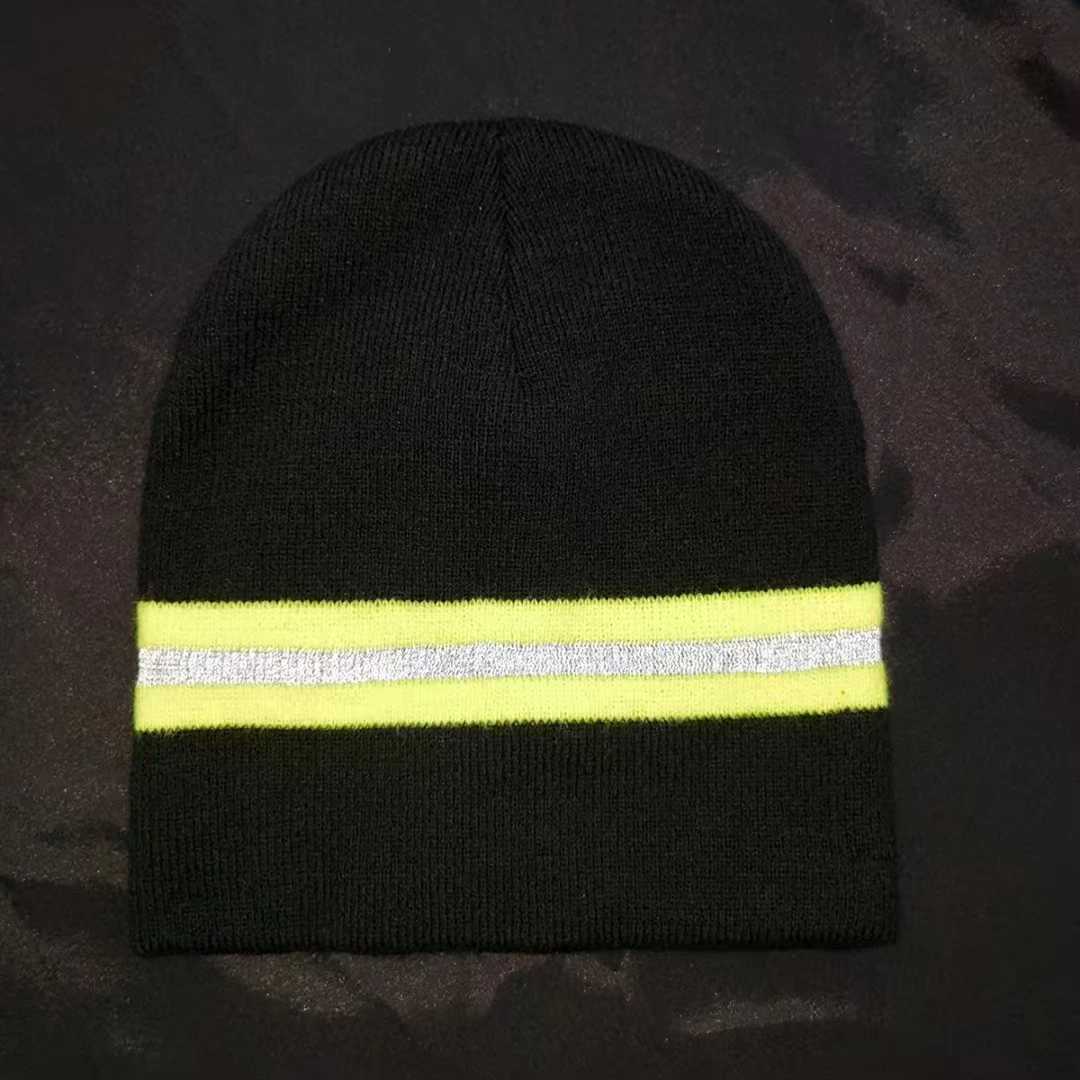 Men Womens Thermal Knit Beanie with Reflective Stripe Winter Warm Hat for Outdoor SportsXJ251110