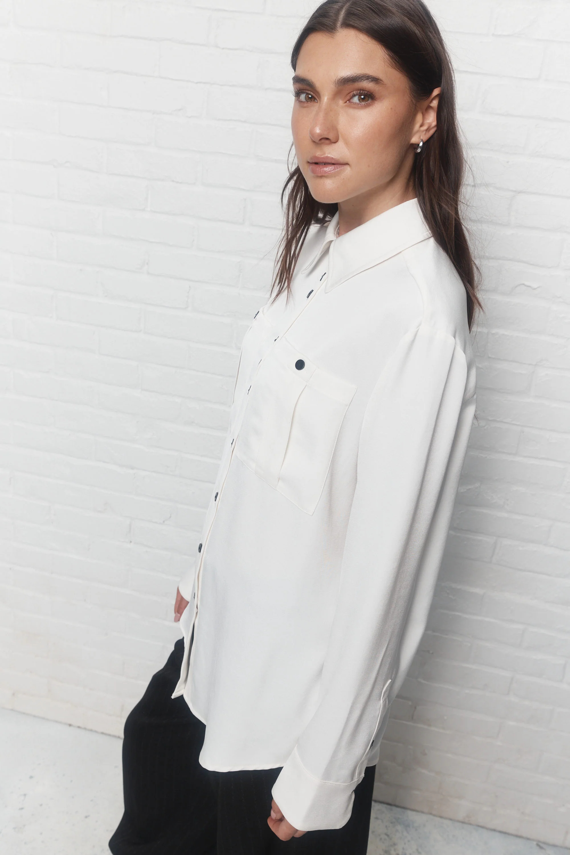 Women's White Loose Fit Stand-Collar Shirt, Long Sleeve Patch Pocket Rounded Hem Blouse