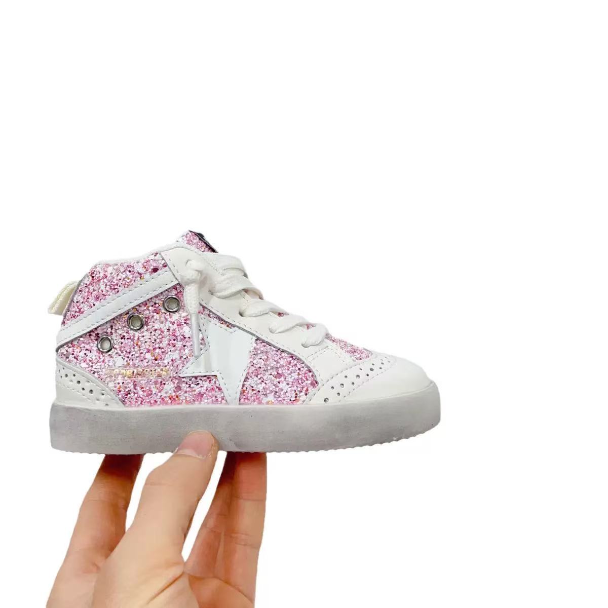 2025 Athletic Outdoor Spring New Trend Childrens Star Sneakers Kids Sequin Soft Sole Board Shoes Girls Boys Casual High Ankle Small Dirt XJ260303