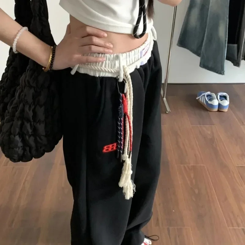 Deeptown Vintage Baggy Sweatpants Woman Y2k America Sports Hip Hop Joggers Pants Autumn Casual Korean Fashion Loose Trousers 250409
