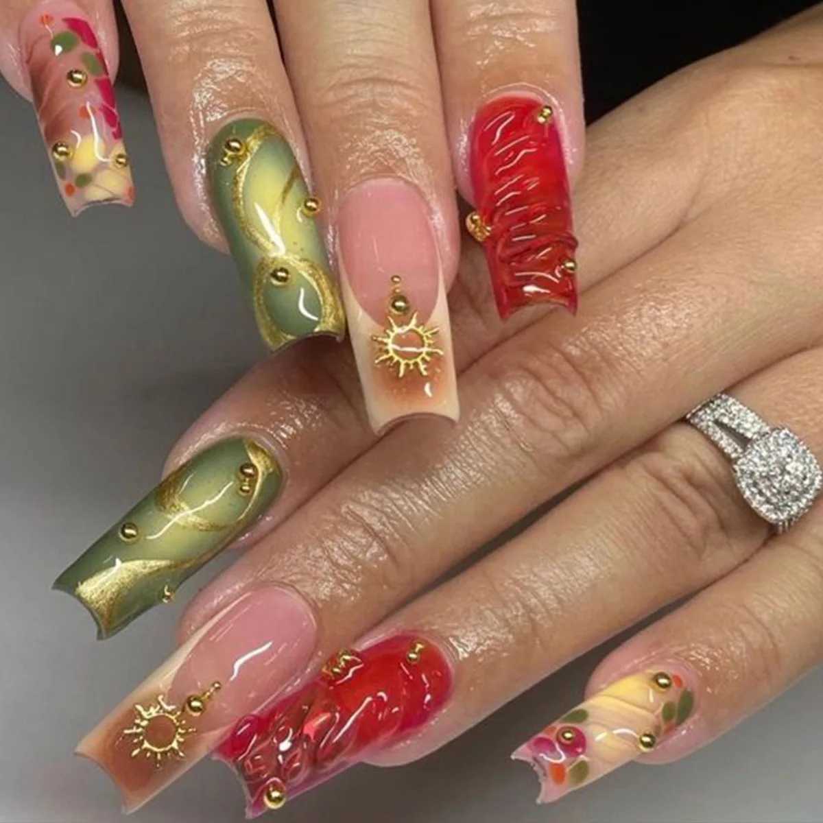 24 pieces of Baroque gold sun decoration fake nail patches 3D European ballet coffin press machine women can wear French fake nails W250410