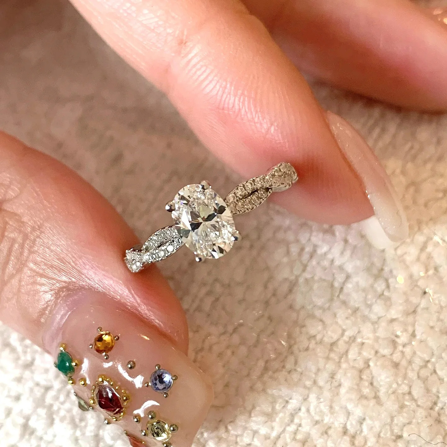 TEN CARATS 925 Sterling Silver Ring for Women Engagement 1CT Round Cut Elegant Sparkle Wedding Proposal Gift Jewelry 251023