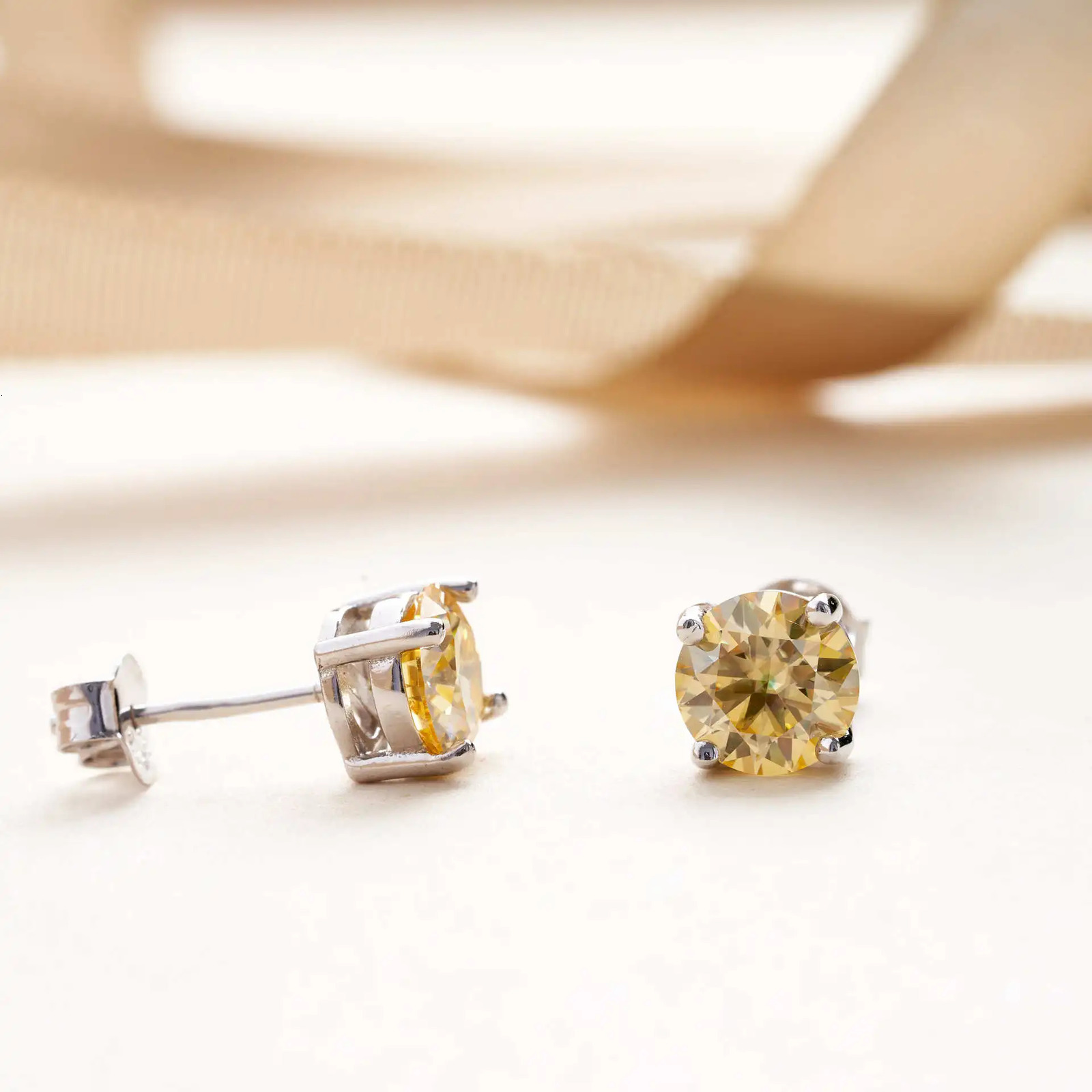 Real 925 sterling silver 3EX 0.5CT 1CT VVS1 light yellow silica earrings suitable for mens and womens date and party gifts 250407
