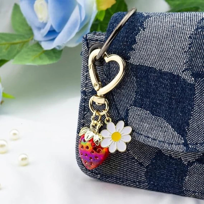 50 cute strawberry keychains pocket charm Kawaii heart-shaped flower daisy keychain accessories for decorating womens wallets 250409