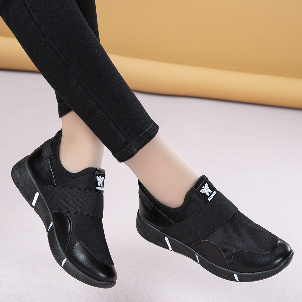 2025 New Korean Version One Step Lazy Women's Deep Mouth Round Head Plush Women's Designer Fashion Travel Shoes