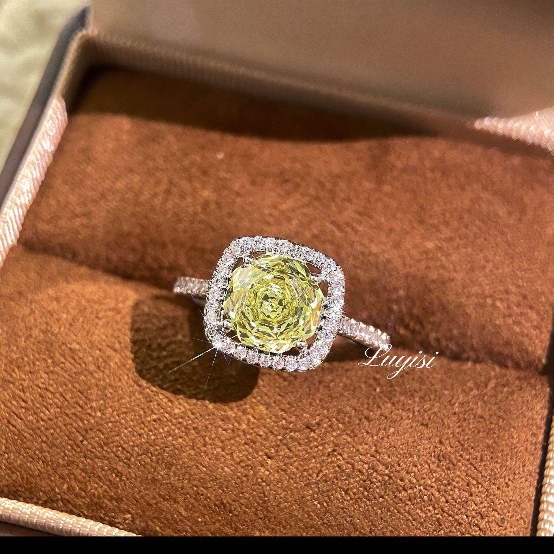 Hot Selling Popular Designer Ring Octagonal Millennium Rose Cut Fashion Ring Aquamarine Ring Light Luxury High-end Inlaid High Carbon Diamond Square R