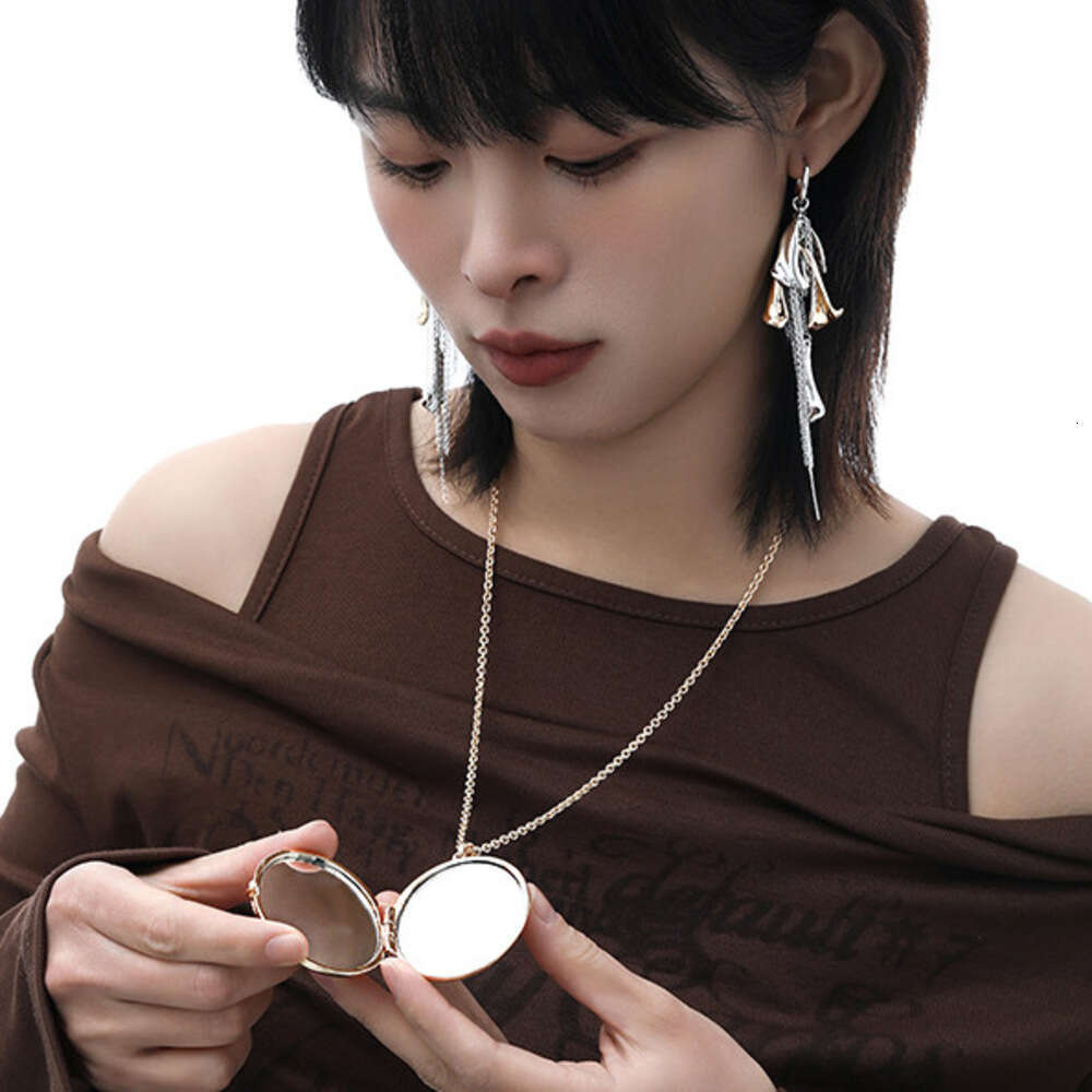 Original Design Round Ball Butterfly Necklace Accessories for Women, Light Luxury Niche Simple High-Quality Texture Collarbone Chain Fashion Jewelry