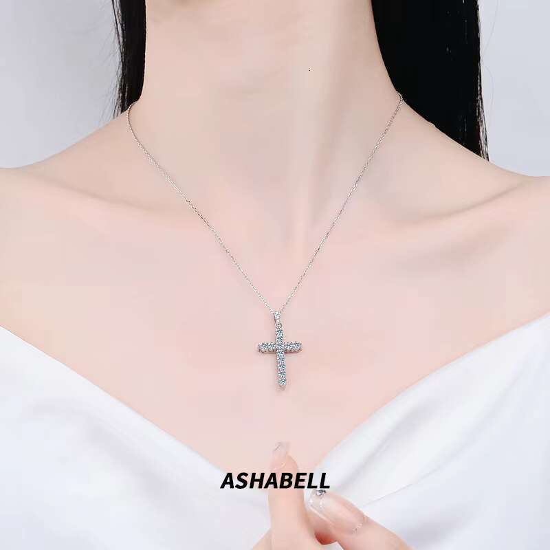 Simple Fashion D Color Moissanite Cross Pendant Necklace S925 Sterling Silver Female Romantic 925 Silver Moissanite Jewelry