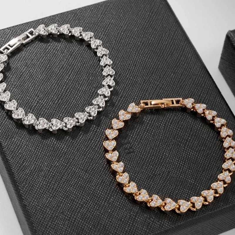 Simple Heart-shaped Bracelet for Women Fashionable Four-color Hip-hop Chain Bracelet Trendy Accessory Suitable for Daily WearT251110