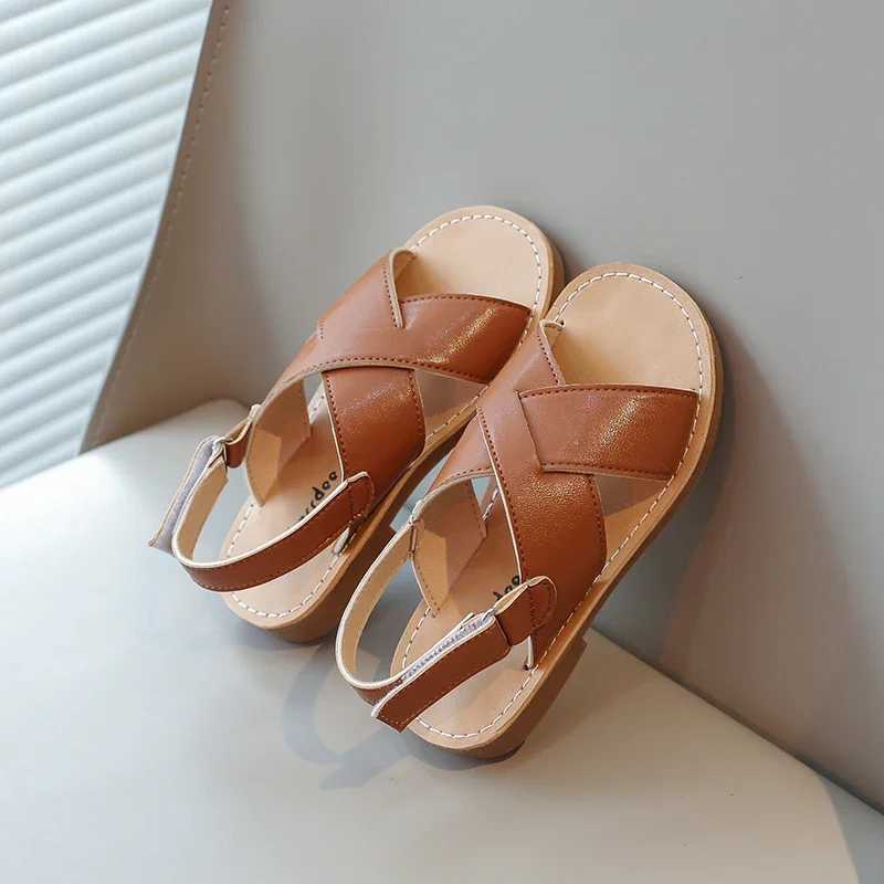 Childrens Summer Sandals Childrens Gladiator Sandals Boys and Girls Preschoolers College Students Fashion Classics Cross Series Soft Water Shoes Z2504