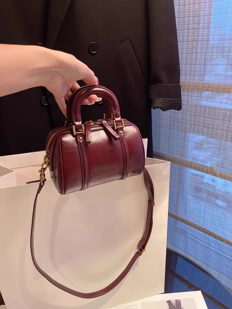 Retro style soft leather designer bag new cylindrical luxury handbag winter new pillow bag designer bag crossbody bag women's shoulder bag