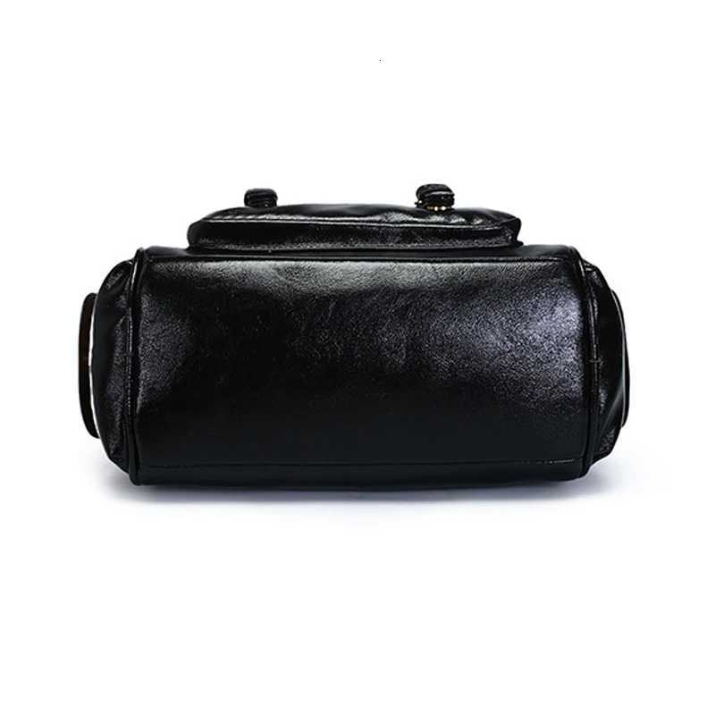 2025 New Retro Boston Handbag for Women - European and American Fashion with Large Capacity Shoulder and Crossbody Bag K251110