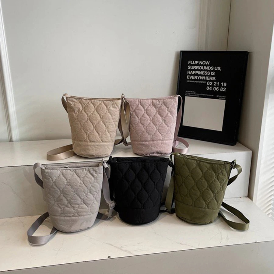 Grid Crossbody Bag Adjustable Straps Durable Material Green Color Secure Zipper Clre for Outdoor Travel Commuting And Casua 251110