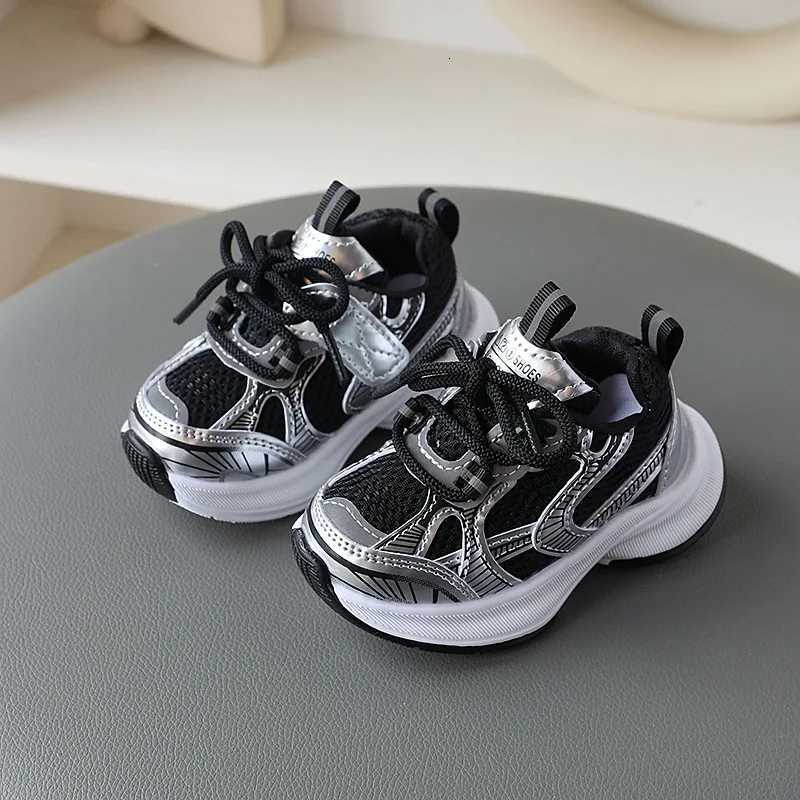 Girls Sports Shoes 2025 New Sle Soft Sole Childrens Casual Shoes Fashionable Breathable Stripe Dad Shoes for Kids Boy W251110
