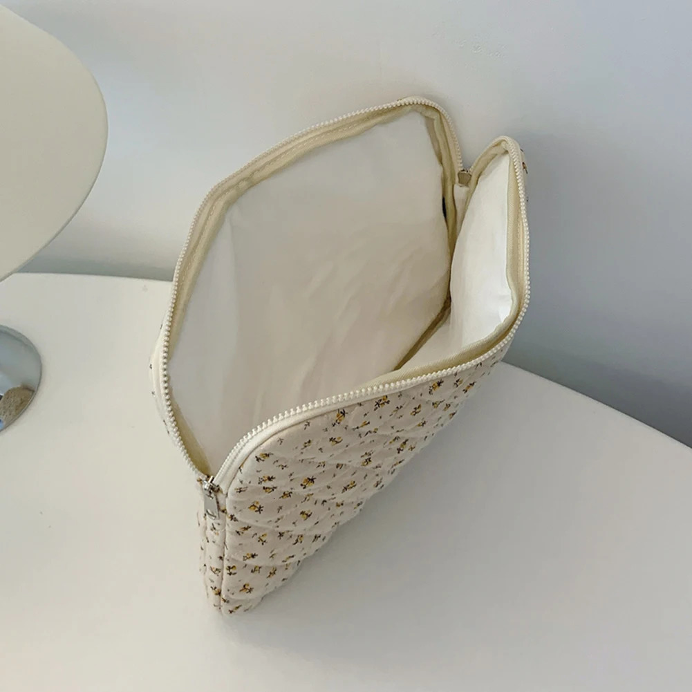 Flower Printed Laptop Sleeve Quilted Laptop Carrying Case Protective for 11-15 Inch Laptop Tablet250403