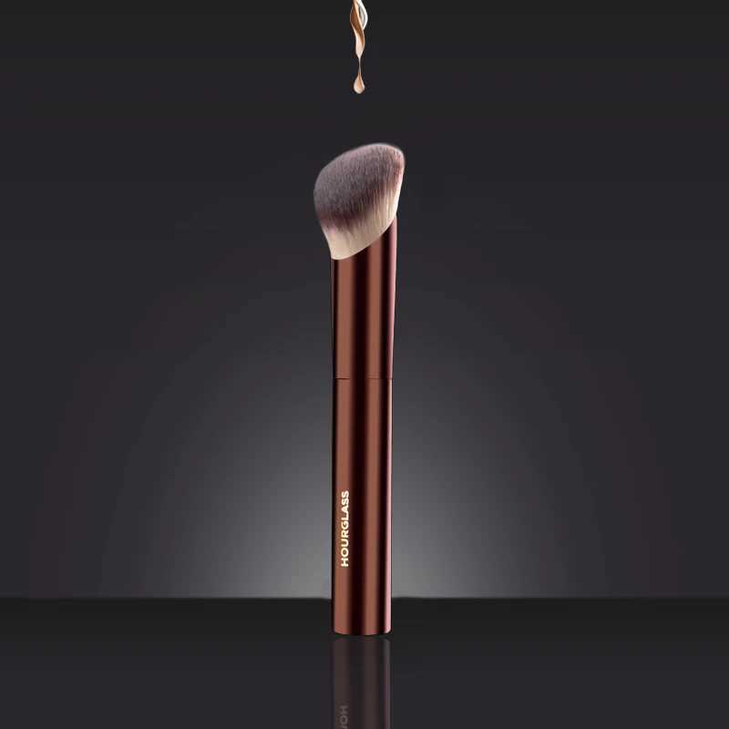 Hourglass Makeup Brush- No21 Ambient Soft Glow Foundation Brush Soft Fiber Hair Fashion Design Single Face Brush L251110