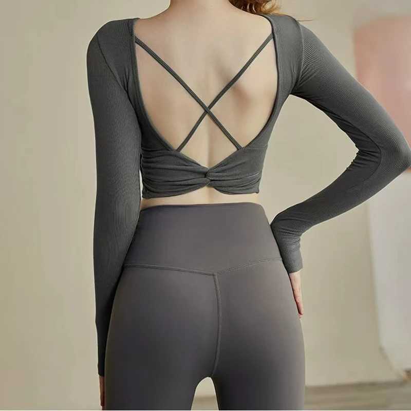 Sleeping yoga top with built-in bra lightweight comfortable and tight suitable for quick drying and breathable yoga setXJ250410