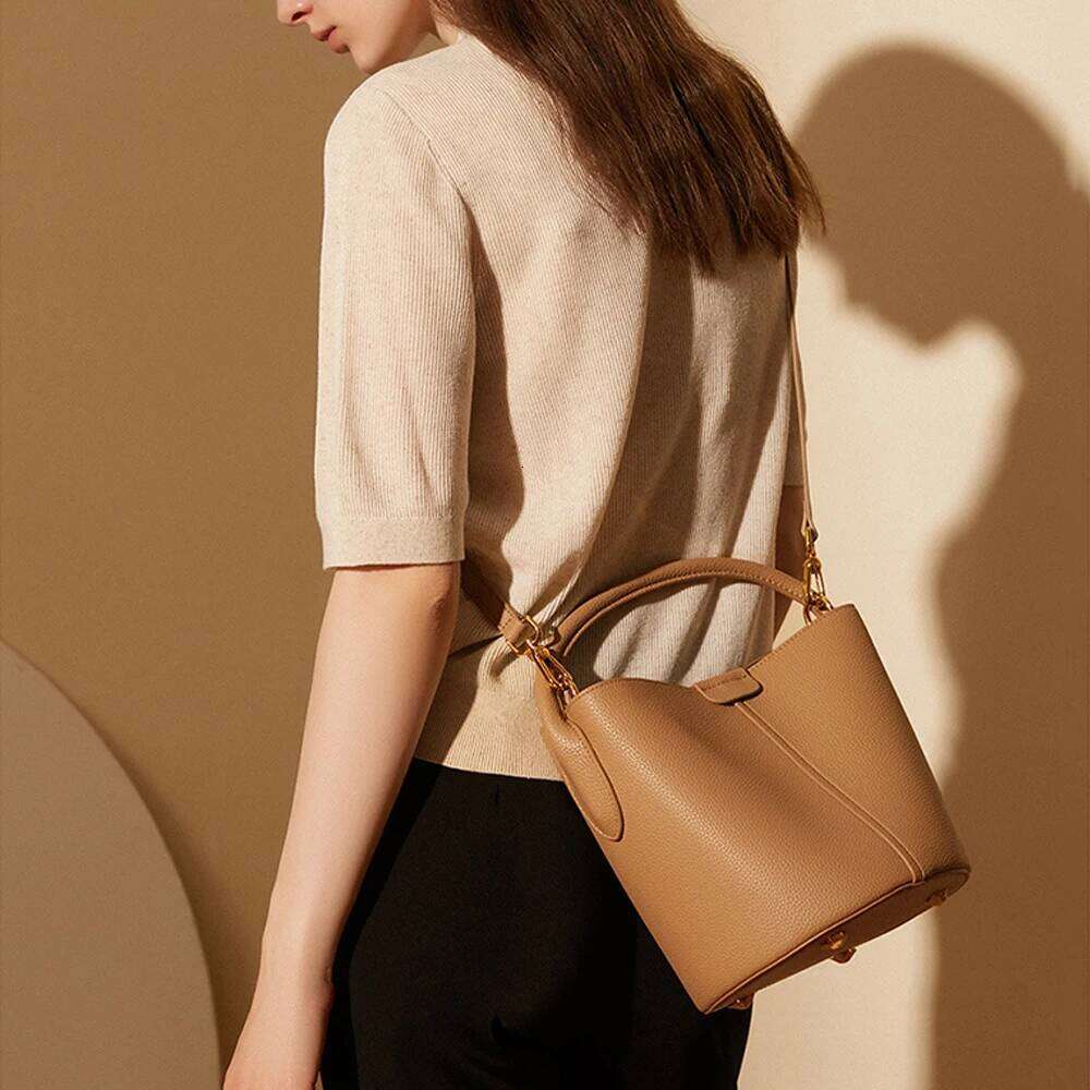 New Genuine Leather Women's Tote Basket Bag Fashion Shoulder Crossbody Purse Luxury Handbag For Commute Suotong1110