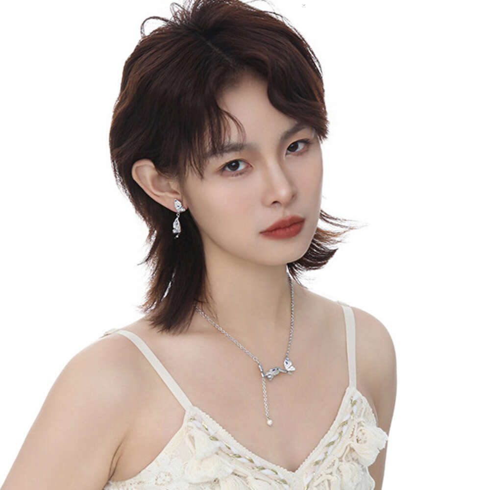 Butterfly Necklace for Women, Exquisite Versatile High-End Colorful Zircon, Light Luxury Fashionable Temperament Sweet Cool Style Original Collarbone 