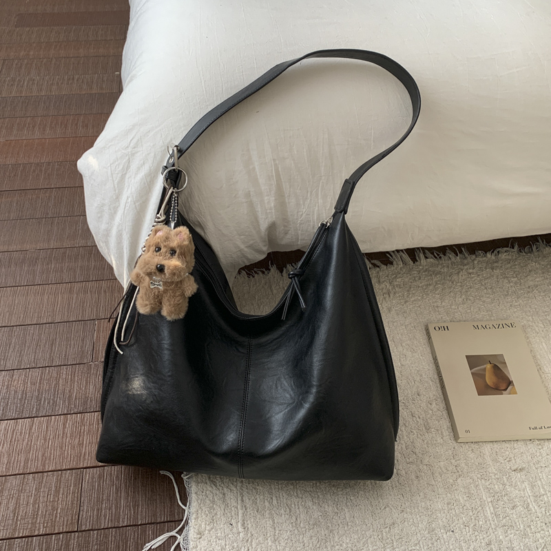 Ladies' winter vintage high-end wide shoulder bag, casual simple versatile crossbody bag, high-end commuting leisure bag, shopping bag, versatile