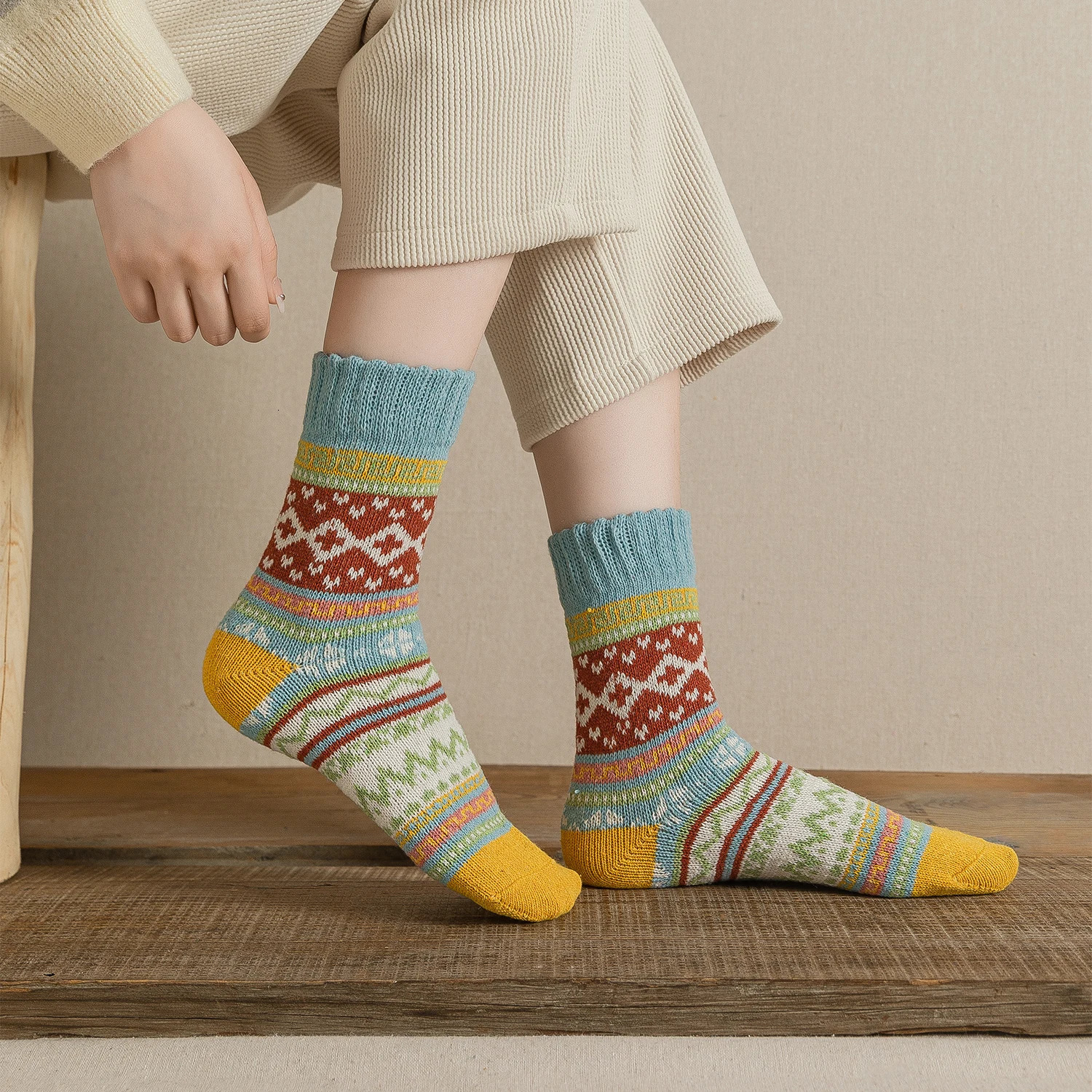 5Pairslot Witner Thick Warm Women Socks Vintage Christmas Socks Colorful Socks Gift Free size YM7020 250409