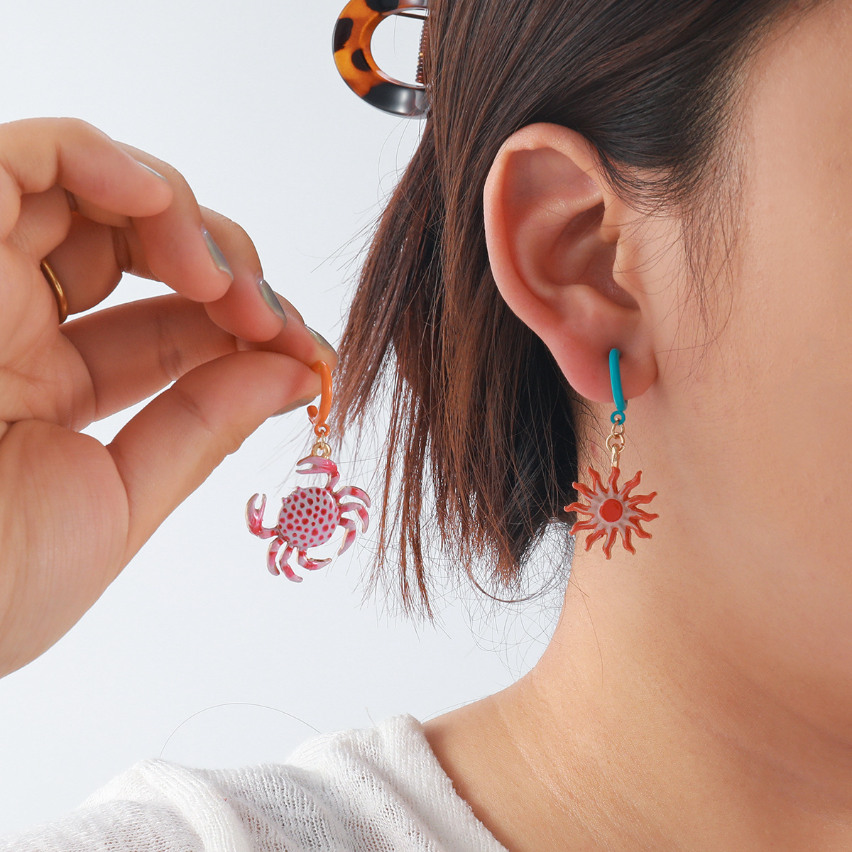 Exquisite Crab Sunflower Pendant Earrings Charming Girls Summer Beach Vacation Style Earrings Fashionable Style Earrings
