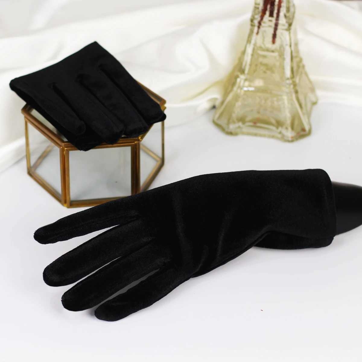 Simple Wedding Bridal Black Short Gloves Cozy Velvet Handschuh Wrist Finger Brides Bridesmaid Gloves L2511101