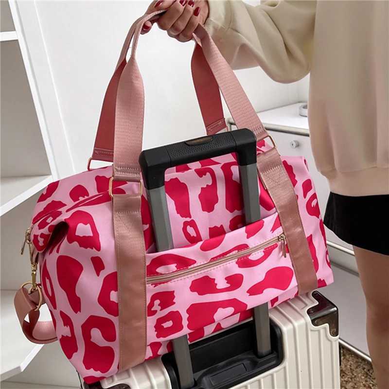 Large Capacity Women Travel Bags Duffle Shoulder Bag Multi-functional for Female Sports Storage Fitness Handbag K251110