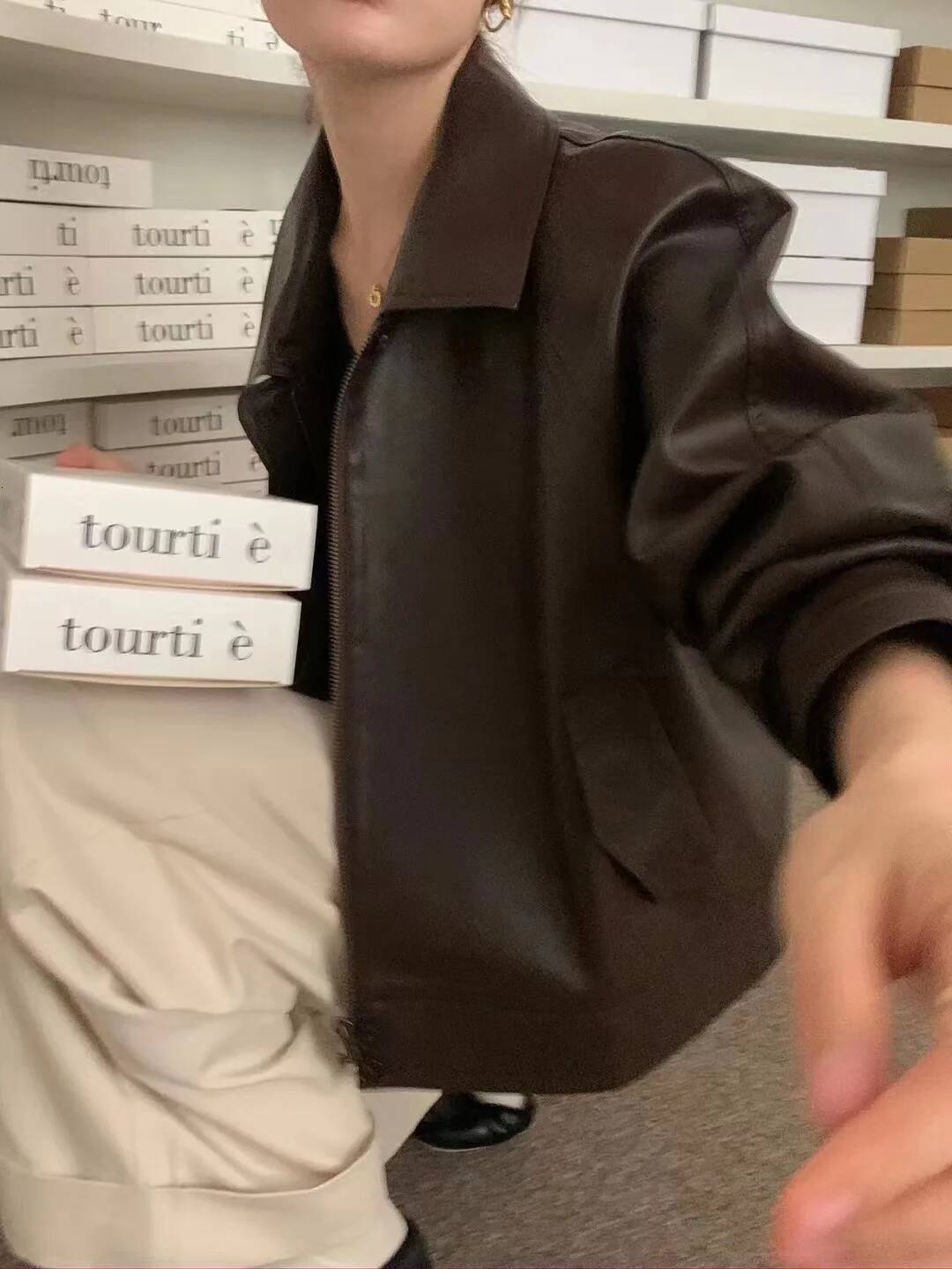 2Colors Turn Down Collar Chic PU Leather Biker Jacket Outerwear Long Sleeve Loose Vintage Women's Commute Autumn Spring 2026 dongdumaoyi