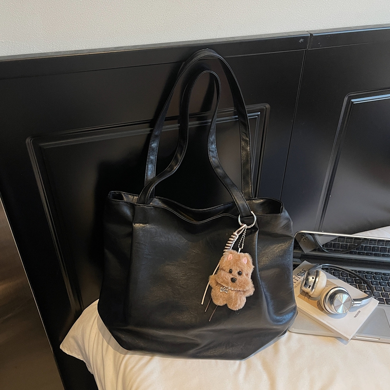 2025 Spring New Women's Retro High end Wide Shoulder Bag, Casual Versatile Crossbody Bag, High end Commuting Leisure Bag, Shopping Bag, Versatile