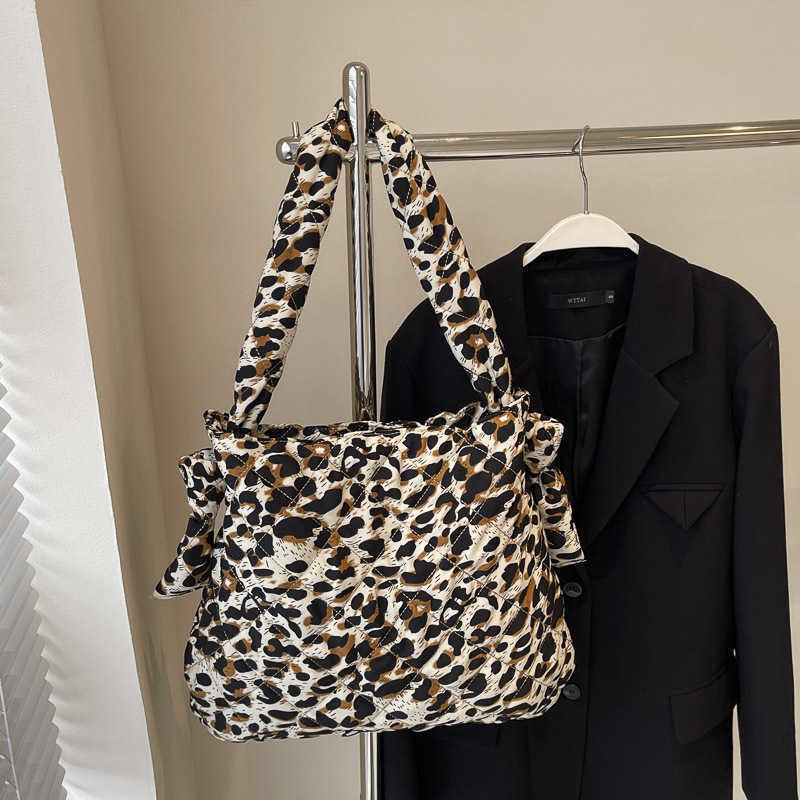 Fashion Quilted Leopard Print Bag Women's Bag New Autumn Winter Large Capacity Crossbody Bag Commuter Shoulder Underarm Tote Bag