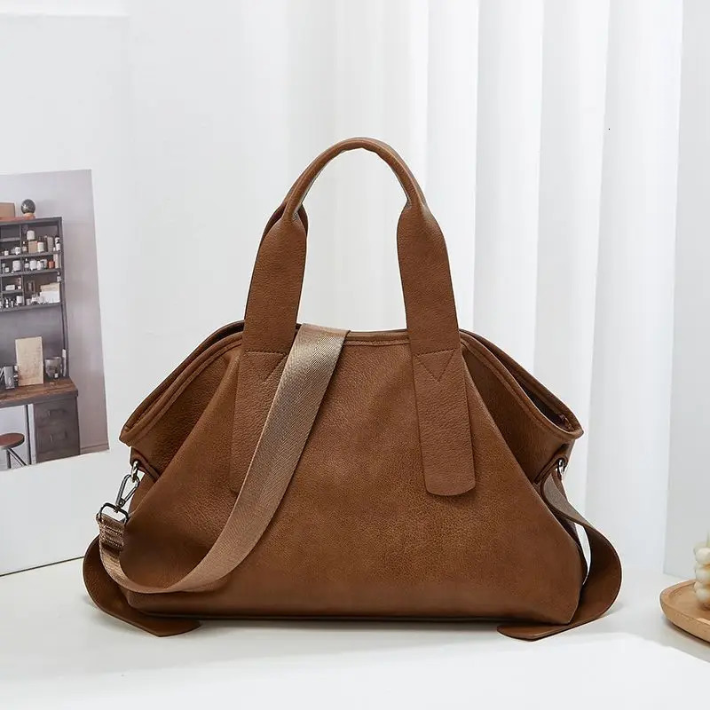 Fashion Womens New Bag Large Capacity Versatile Shoulder Messenger Tote Bag Retro Personality Simple Dumpling Bag Exquisite R251110