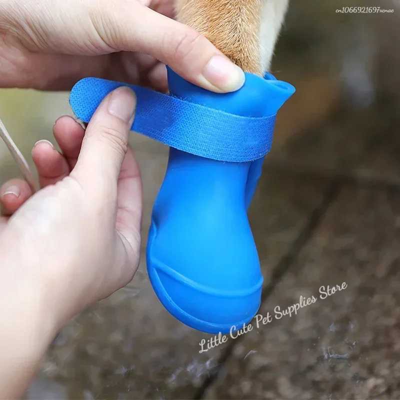 New Arrival 4 pieces of waterproof and anti slip rubber boots for pets suitable for small medium and large dogs cats outdoor dog ankle boots and pet a