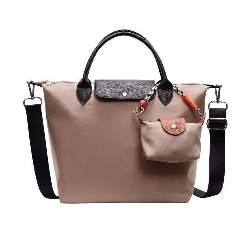 As7490 Portable Large-Capacity Dumpg 2025 Early Spring New Contrasting Color Design Fashion Trend Tote Messenger Bag