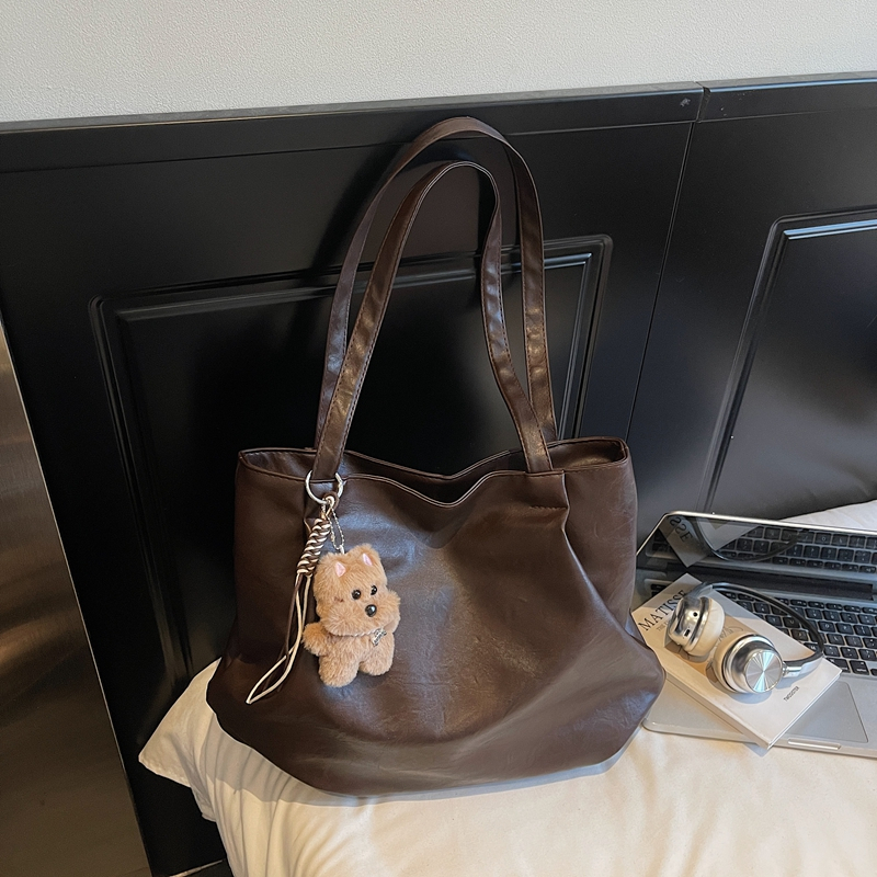 2025 Spring New Women's Retro High end Wide Shoulder Bag, Casual Versatile Crossbody Bag, High end Commuting Leisure Bag, Shopping Bag, Versatile