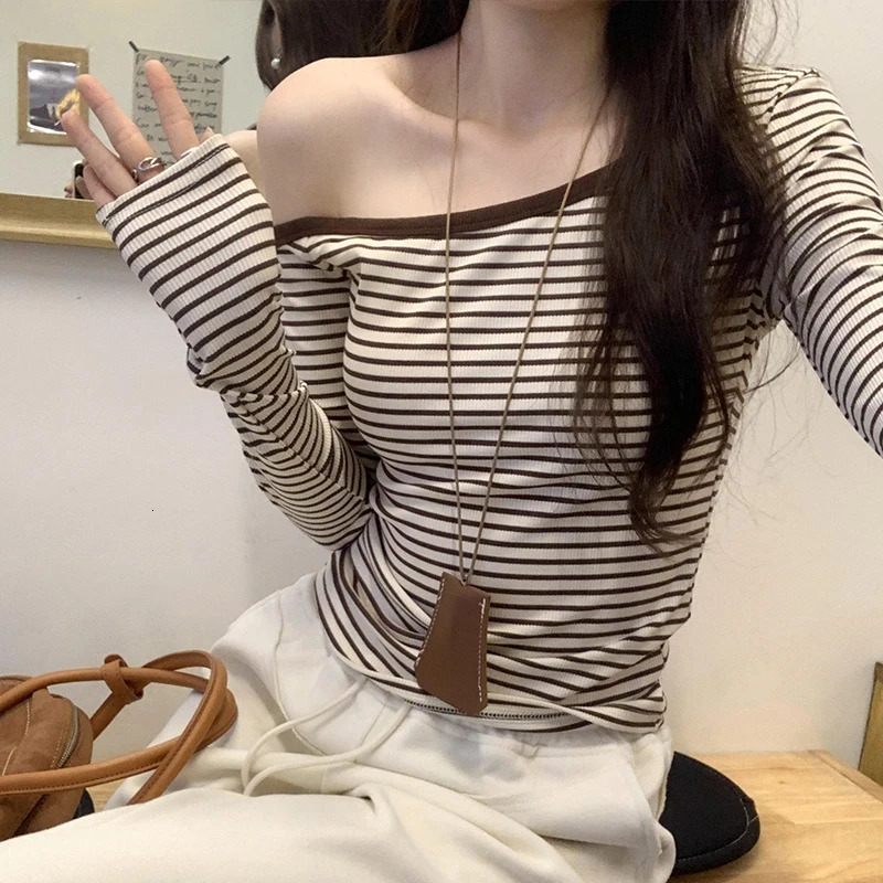 2025 Spring and Summer Retro Striped Womens Tshirt Long Sleeve One Shoulder Casual Korean Bottom Shirt Top 250407