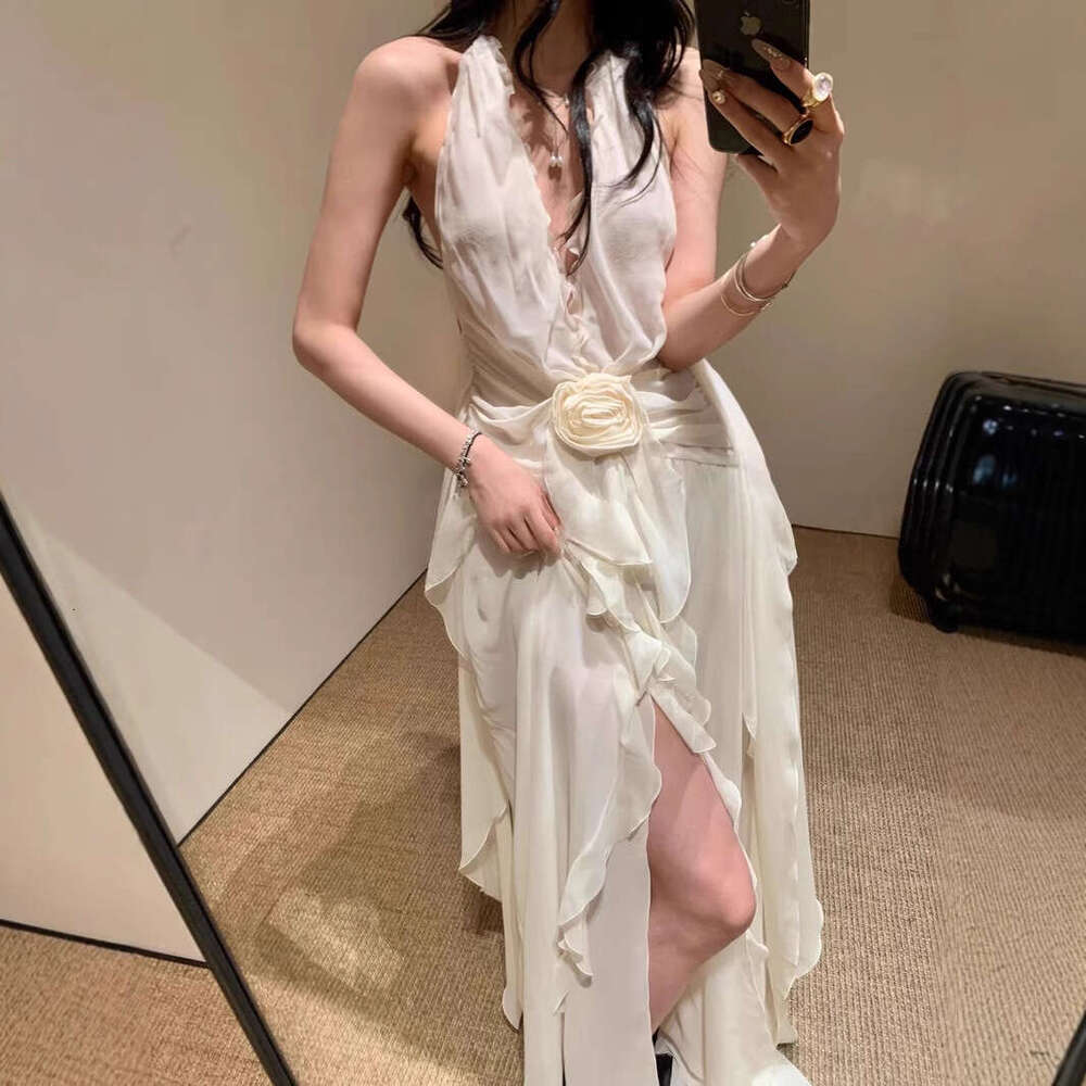 Blumarine 25Ss Spring/Summer Flower Hanging Neck Dress Long Vacation Fairy Skirt Romantic And Elegant