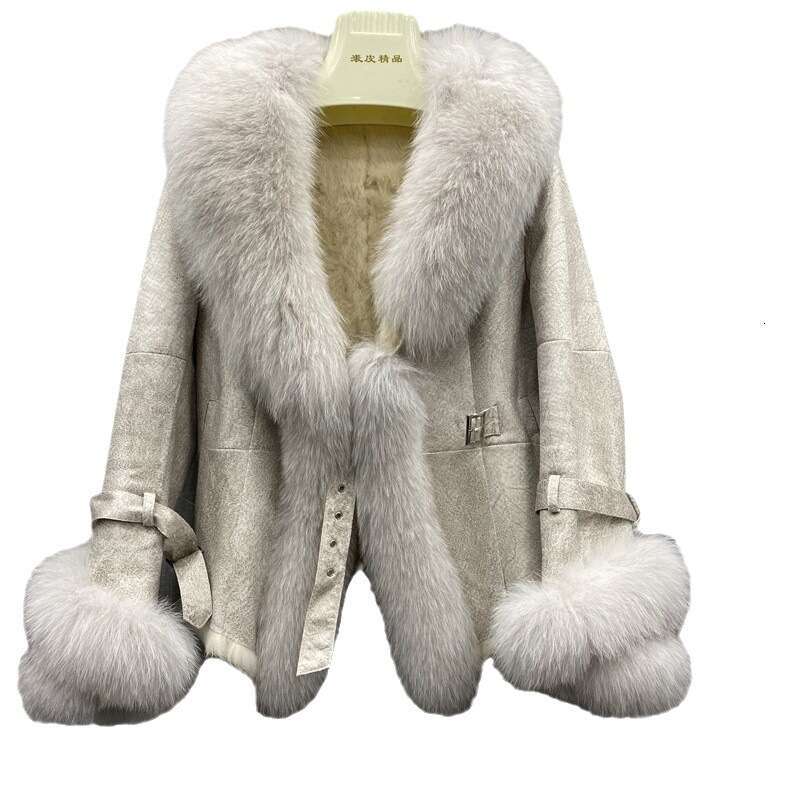 2025 Women Winter Real Fox Fur Coats Skin Real Rabbit Fur Inner Warm Jackets with Real Fox Fur Collar Selling Outwear