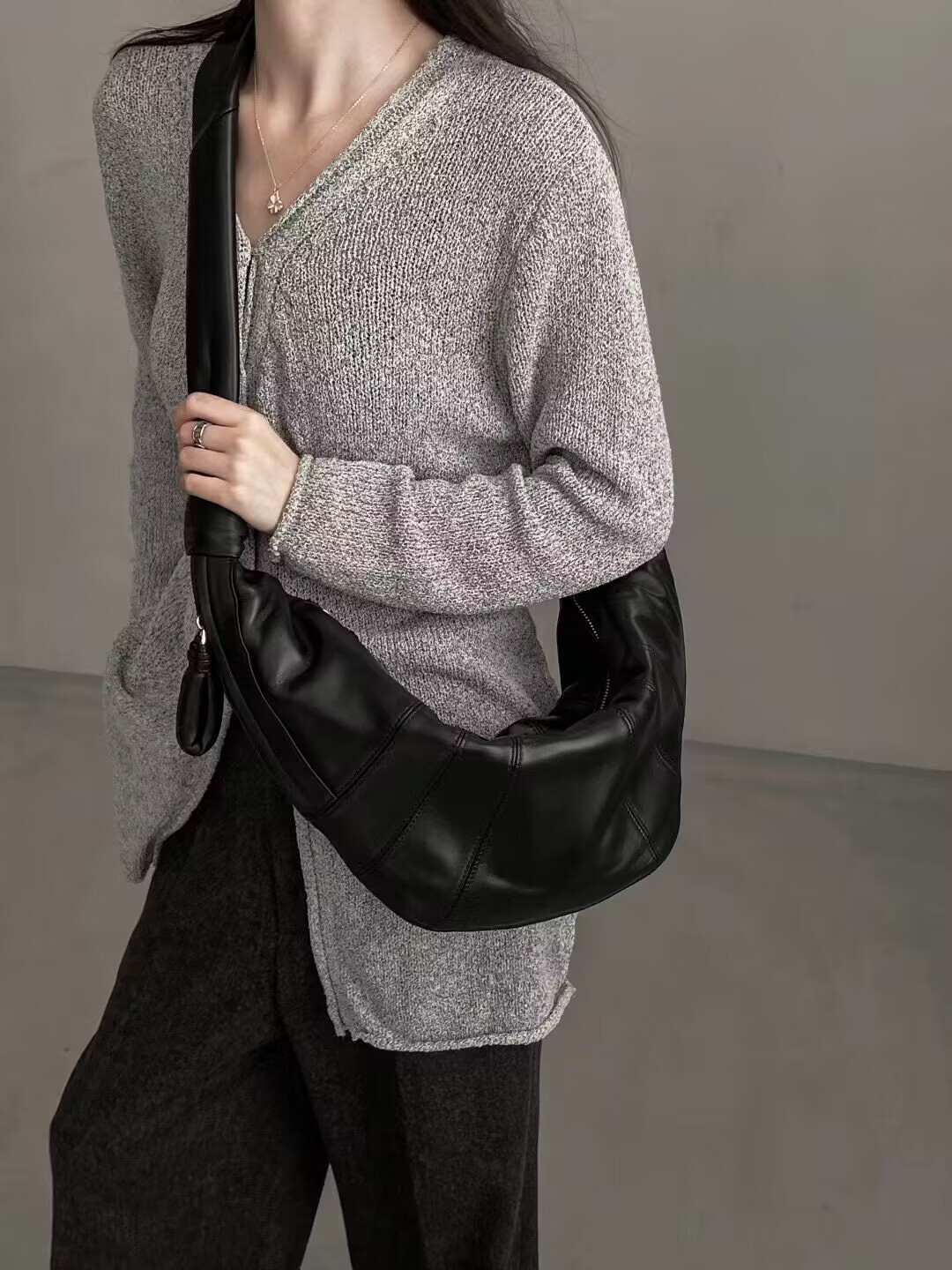 Sheepskin solid color luxury handbag winter new unisex style designer bag cow horn bag genuine leather women's shoulder crossbody bag