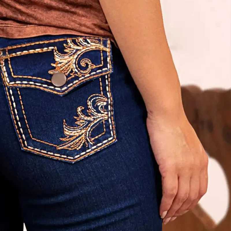Stylish Cowgirl Boo-Cut Denim Jean Exquisite Embroidery Stretch Comfortable Ladies Country Outfit Western Women Trousers T02 C251110
