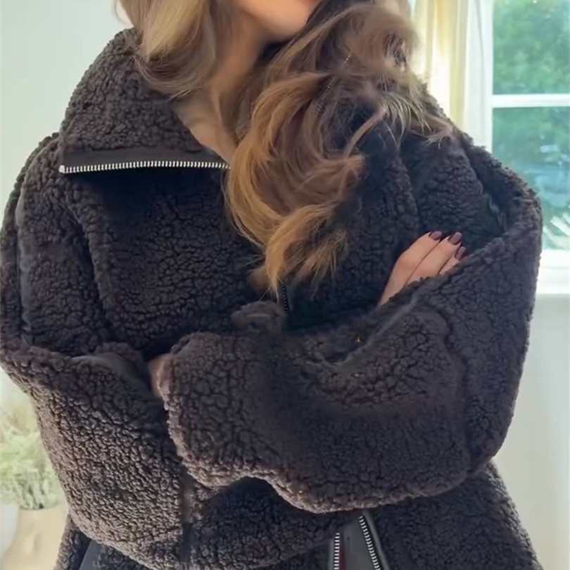 Autumn Winter Fur One Piece Lamb Wool Women Zipper Jacket Female Contrast Color Plush Warm Coat Fashion Lady Outwear 251106